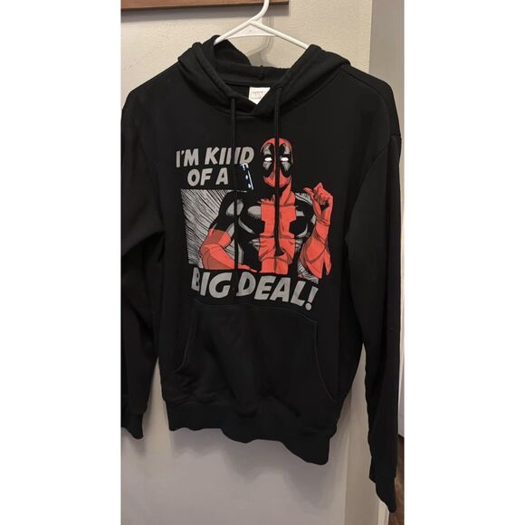 Marvel Other - Marvel Deadpool Men’s Small Black Pullover Hoodie “I’m Kind of a Big Deal”